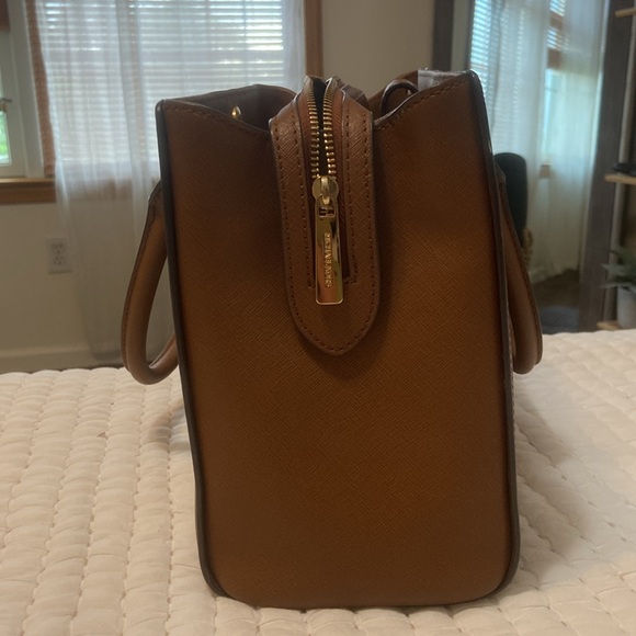 Michael Kors Medium Saffiano Leather Tote Bag - Picture 2 of 7